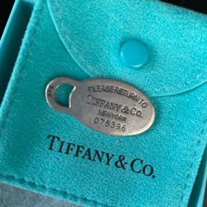 Tiffany & Co. Return to Tiffany Tag Pendant